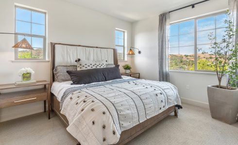 How to Style a Welcoming Guest Bedroom